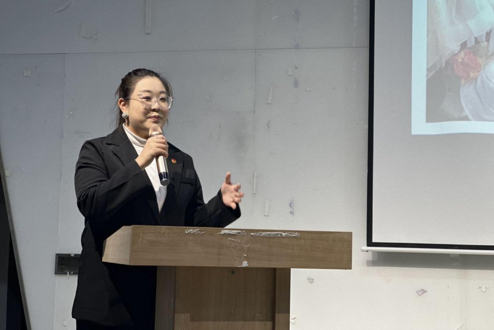 艺术团骨干汇报工作 艺术团骨干汇报工作