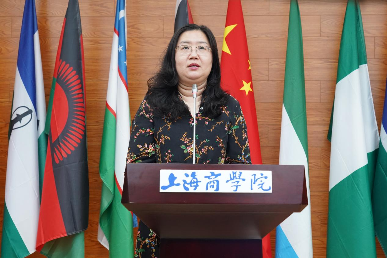 图为陈清芬发言
