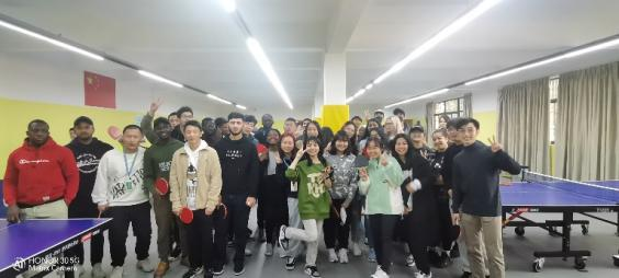 中外学生在现场的合影