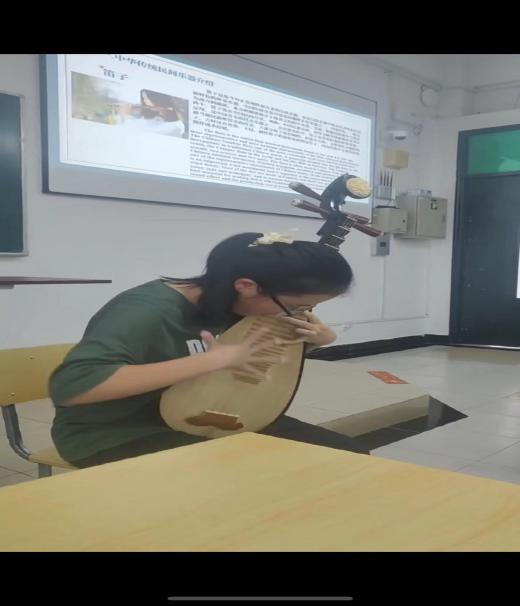 传统乐器琵琶、笛子现场表演照片