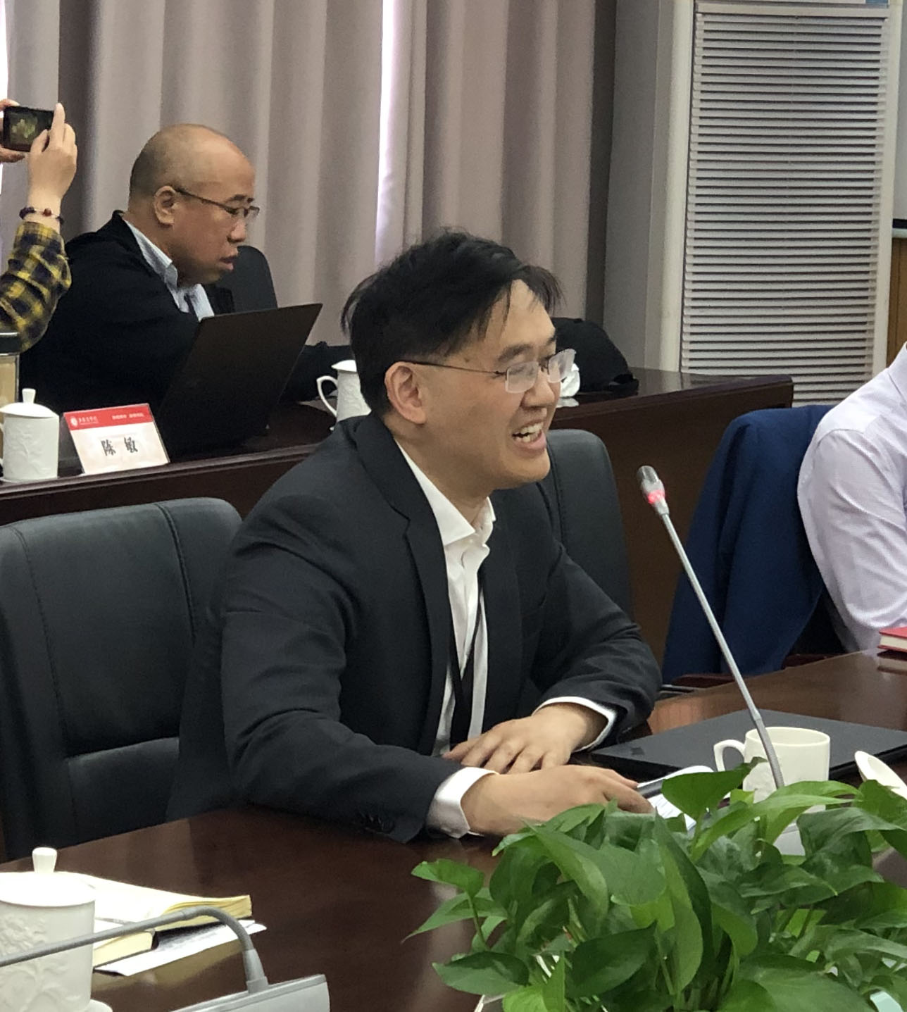 张绍华副校长进行工作部署