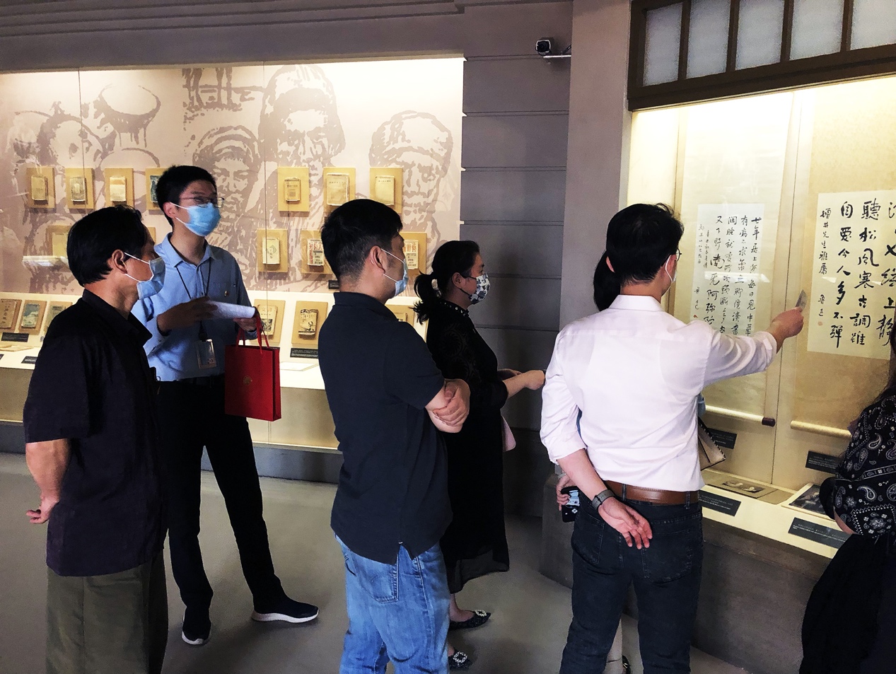 参观鲁迅纪念馆